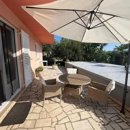 Anica Apartman