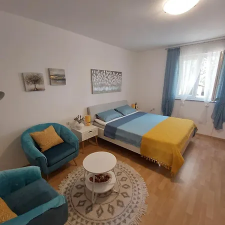 Anica Apartament *